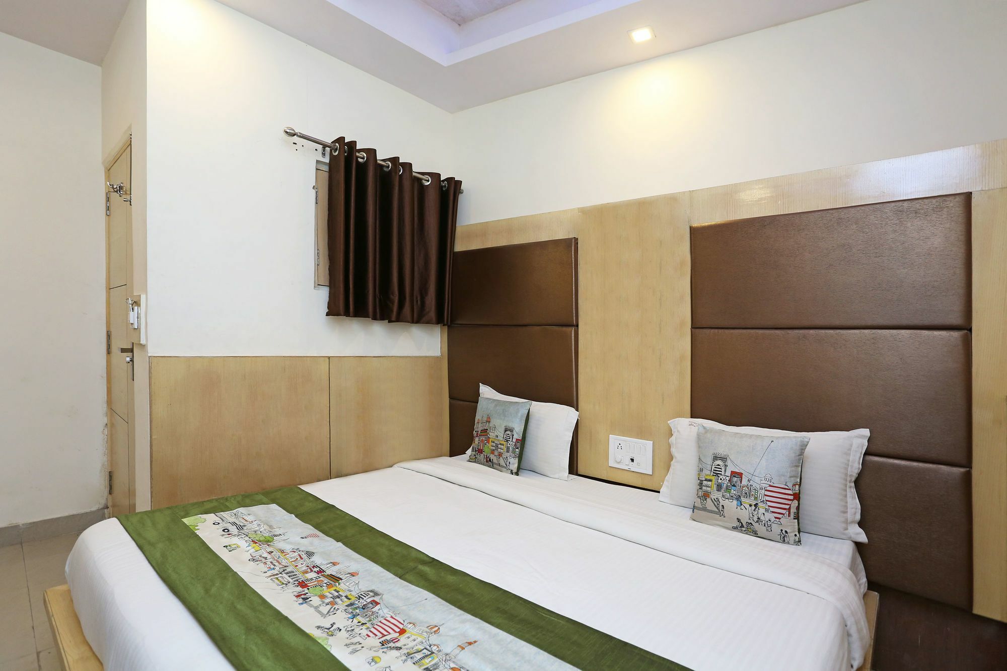 Oyo 9233 Hotel Cottage Lord Krishna Yeni Delhi Dış mekan fotoğraf