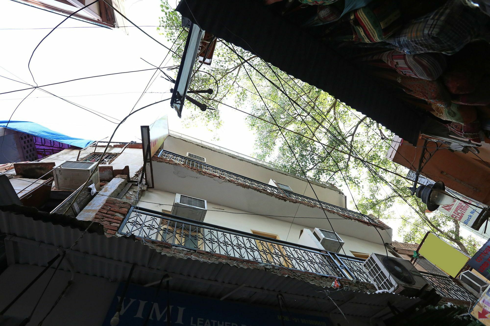 Oyo 9233 Hotel Cottage Lord Krishna Yeni Delhi Dış mekan fotoğraf