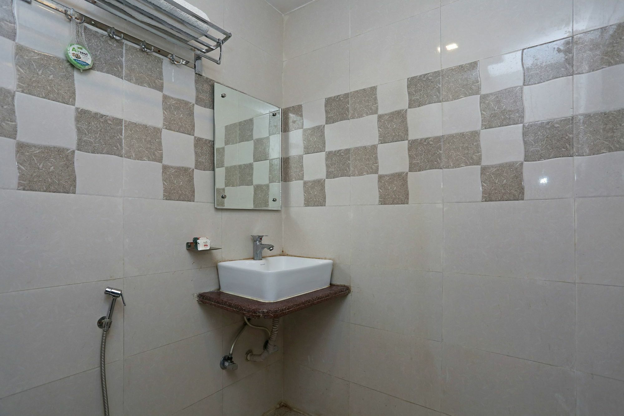 Oyo 9233 Hotel Cottage Lord Krishna Yeni Delhi Dış mekan fotoğraf